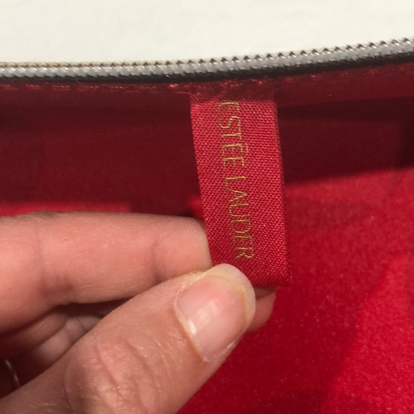 Estée Lauder red travel bag - Picture 7 of 10
